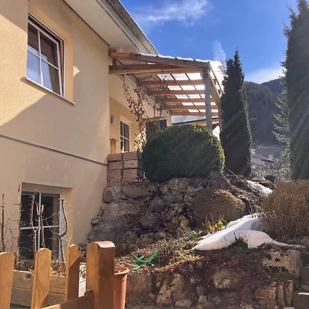 Toskanahaus, Njualms Tannheim Exterior foto