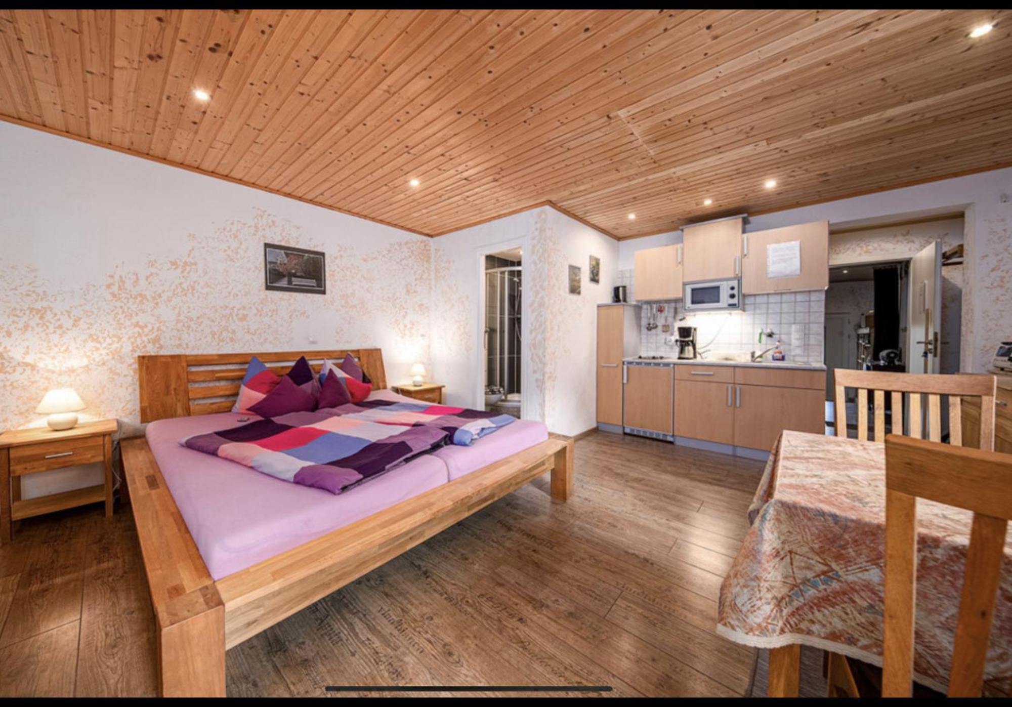 Toskanahaus, Njualms Apartment