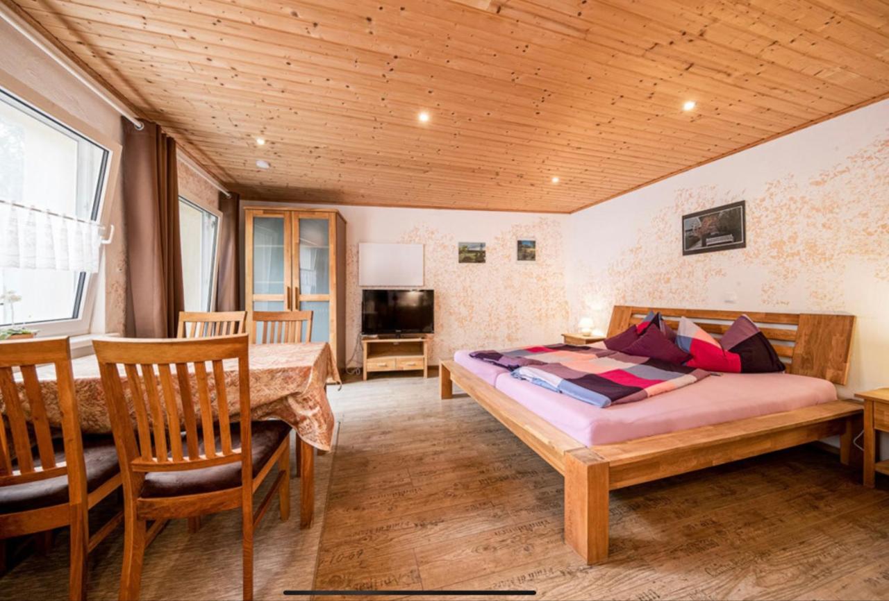Toskanahaus, Njualms *